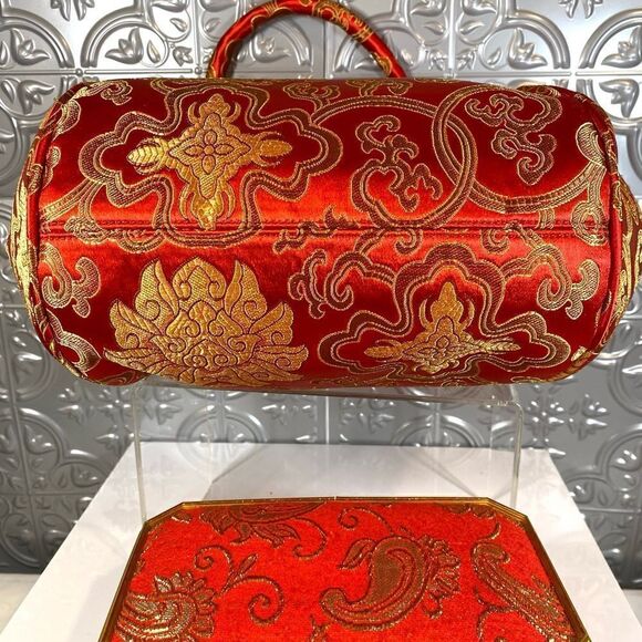 NWOT SET   - Picture 5 of 8